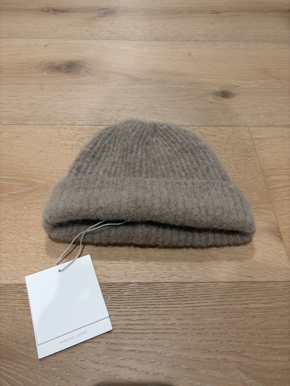 NWT Janessa Leone Piper Beanie in Light Brown OS